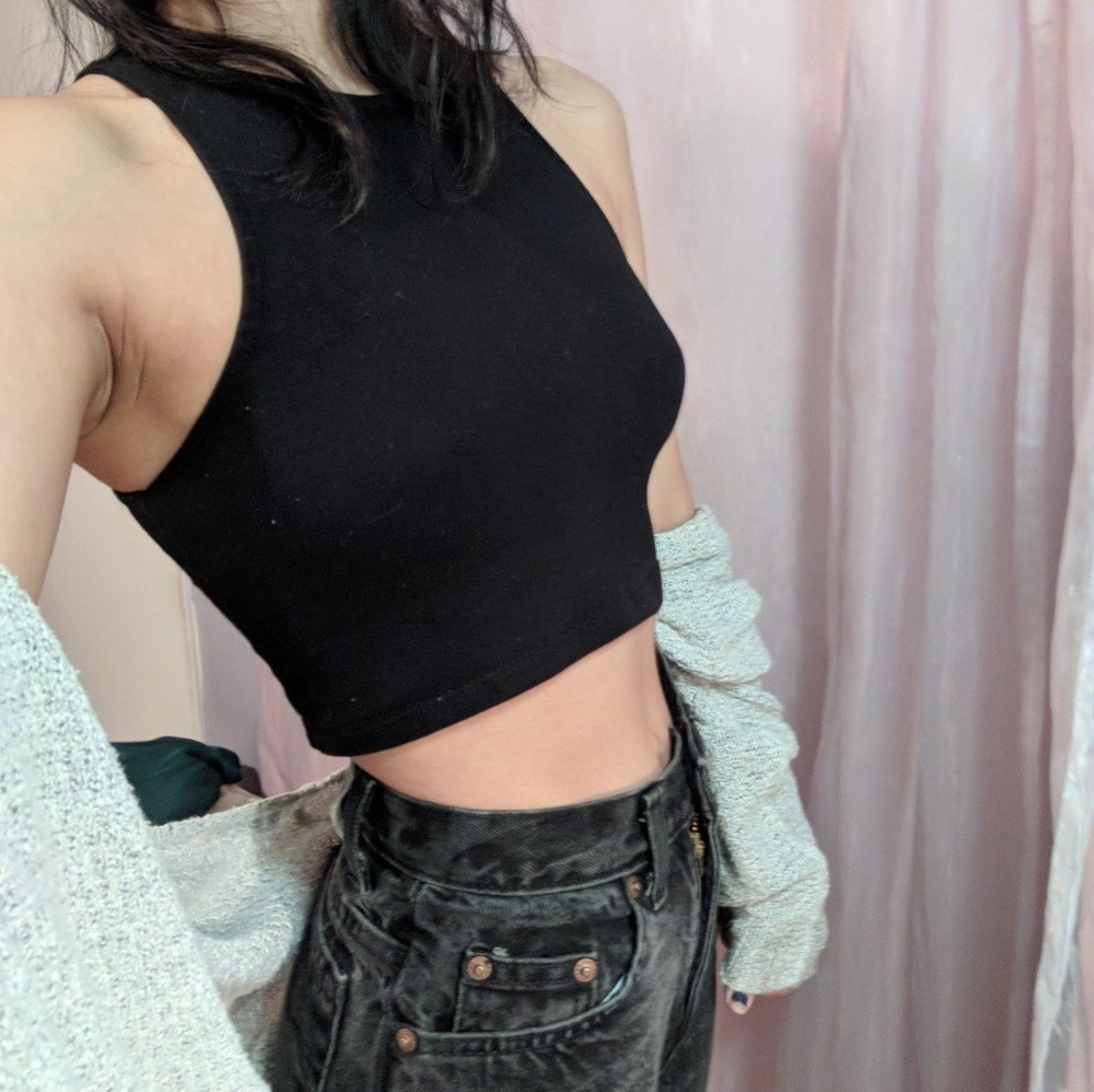 Black cropped Razer back (size: xs)